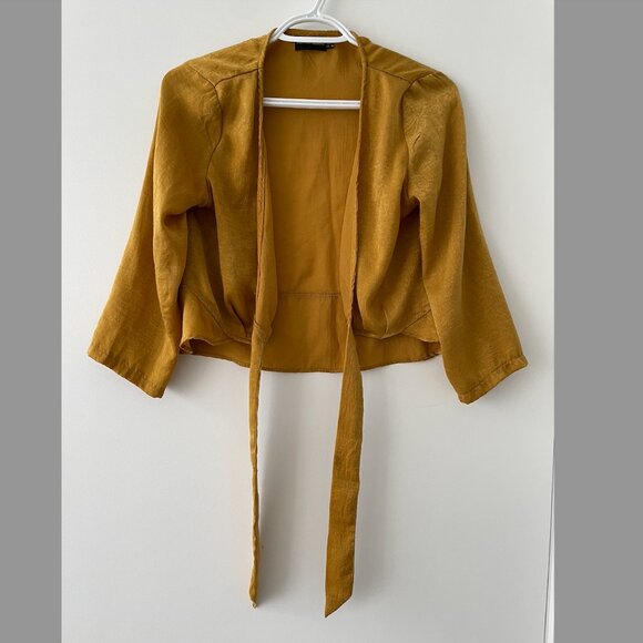 Pretty Little Thing Mustard Hammered Satin Tie Front Frill Crop Top - size US 6 - Picture 3 of 4